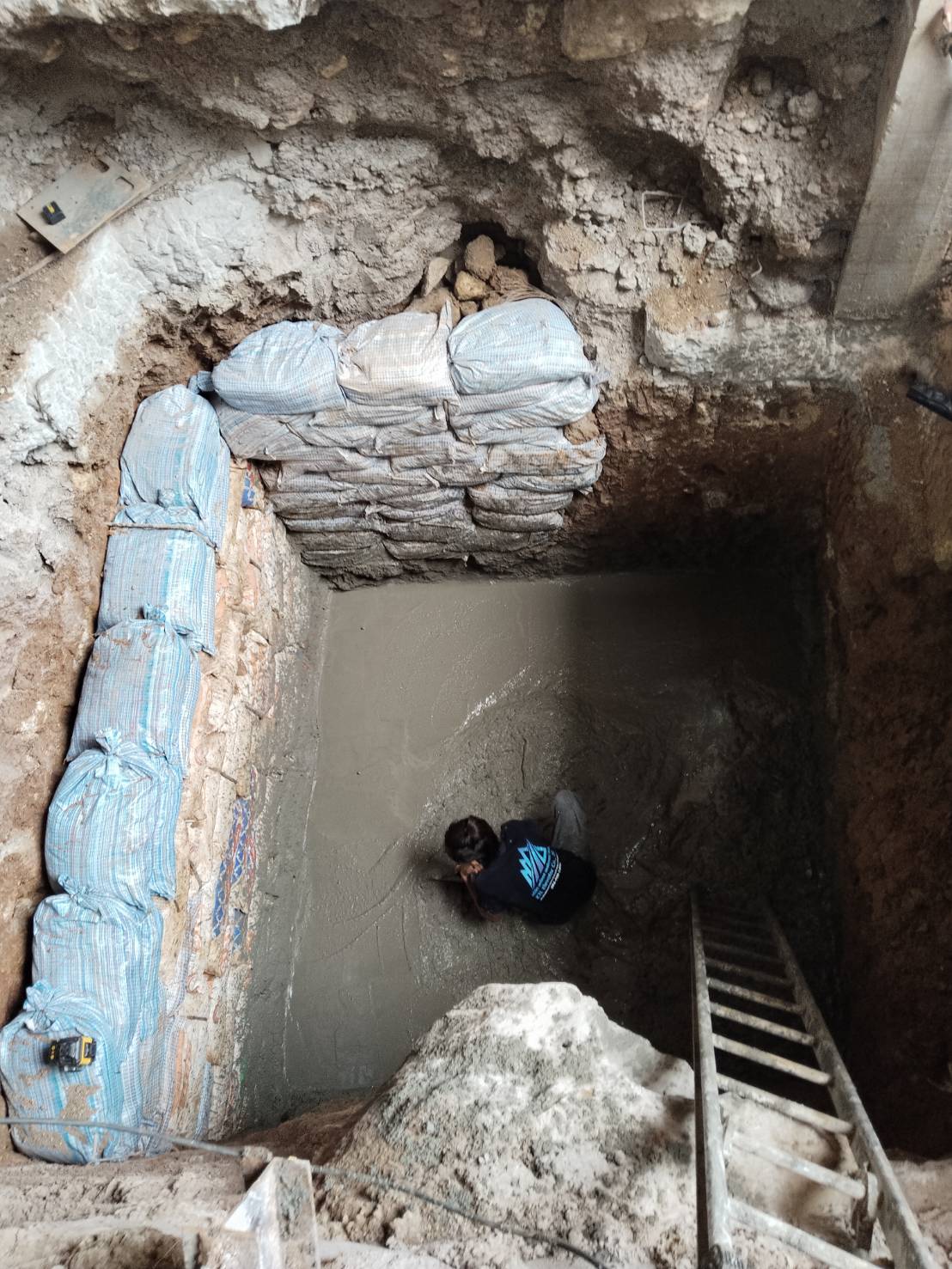 PIT STRUCTURE